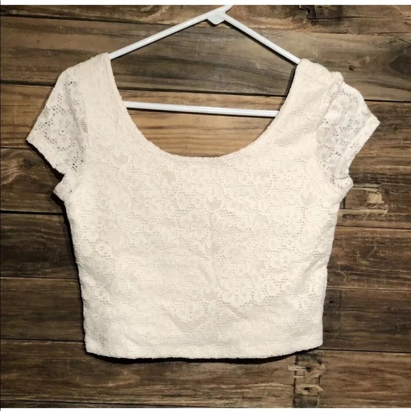 Mossimo Supply Co. Tops - Mossimo • M • Ivory Lace Crop Top • Lined • NWOT Mossimo Supply Co. Tops - Mossimo • M • Ivory Lace Crop Top • Lined • NWOT